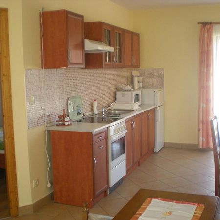 Parti Panzio Hotel Tata Buitenkant foto