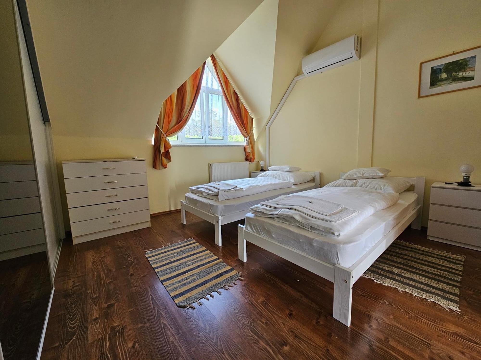 Parti Panzio Hotel Tata Buitenkant foto