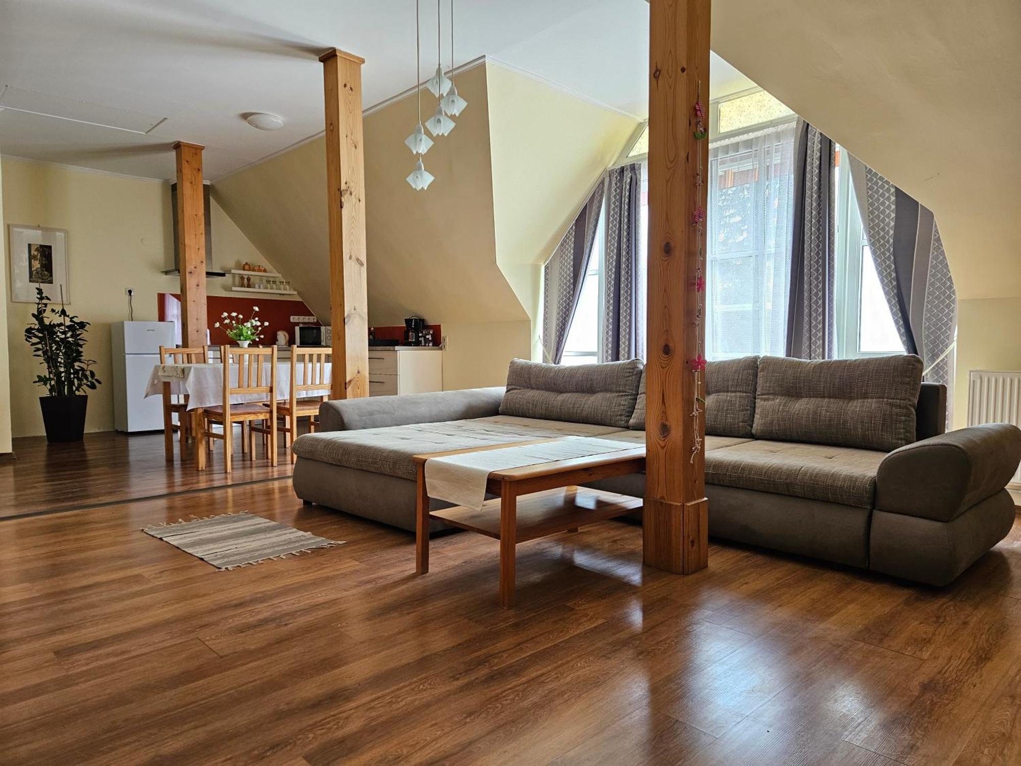 Parti Panzio Hotel Tata Buitenkant foto