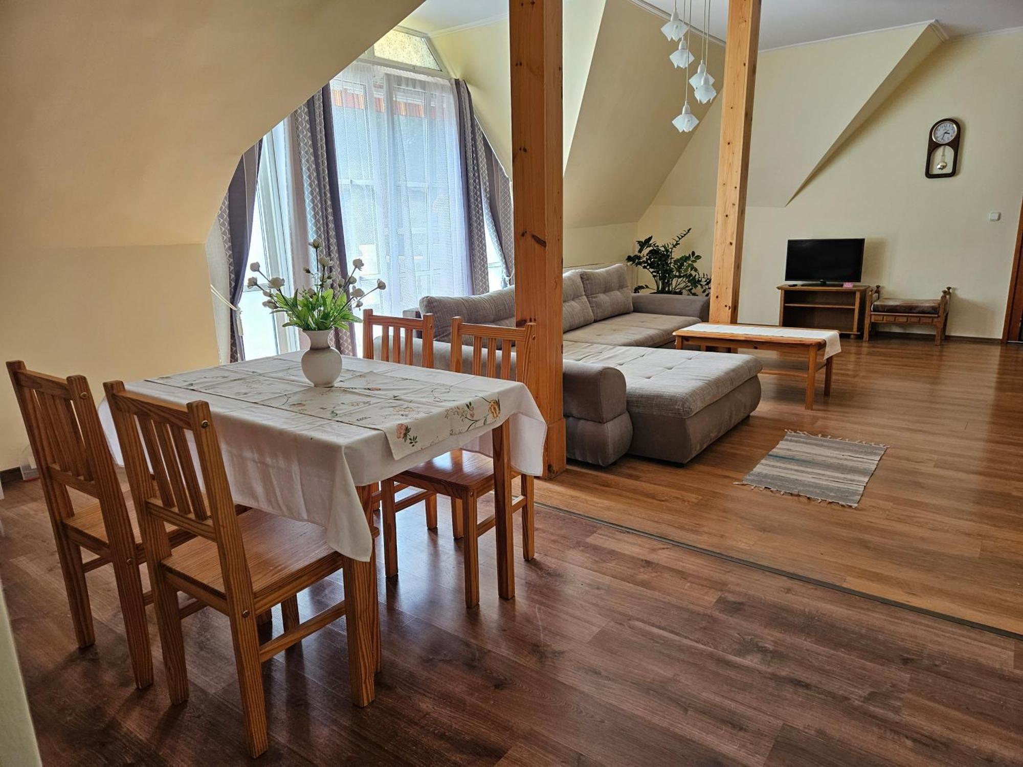 Parti Panzio Hotel Tata Buitenkant foto