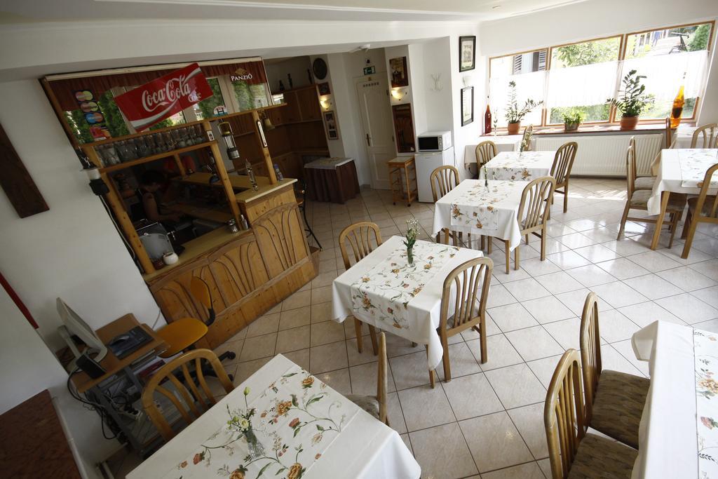Parti Panzio Hotel Tata Buitenkant foto
