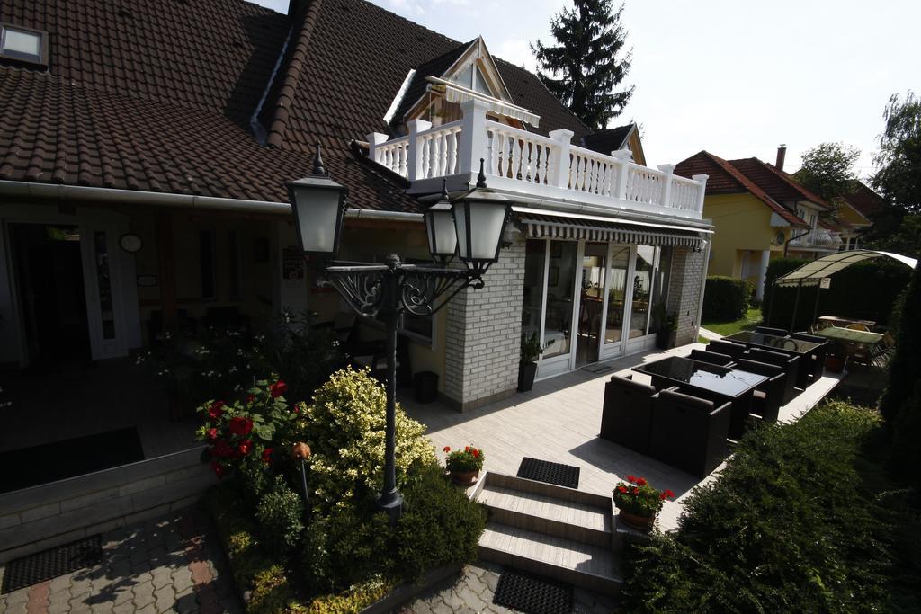 Parti Panzio Hotel Tata Buitenkant foto