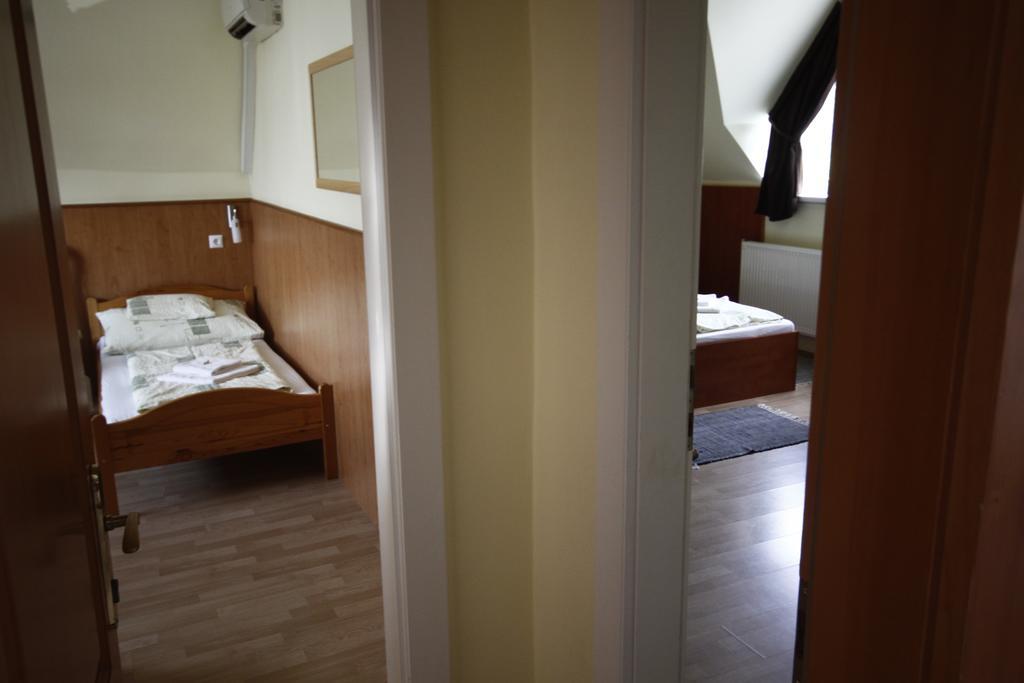 Parti Panzio Hotel Tata Kamer foto